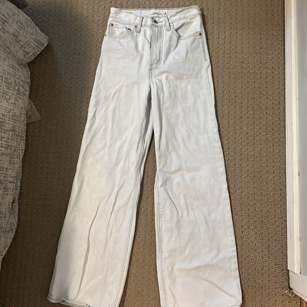 Levi’s rib cage wideleg sz 27 light wash full length 32 inch inseam